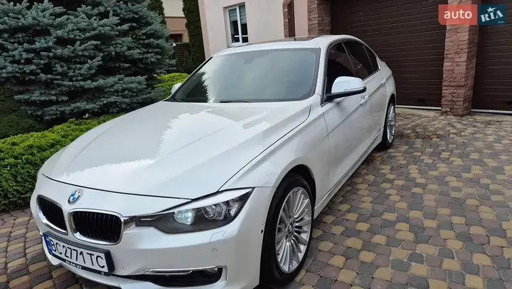 BMW 3 Series 2013 photo 2