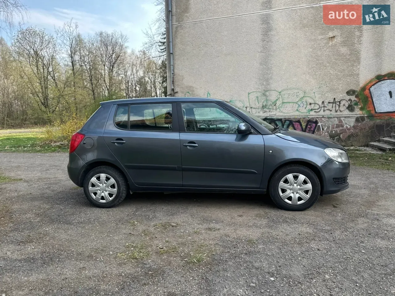 Skoda Fabia 2010 photo 4
