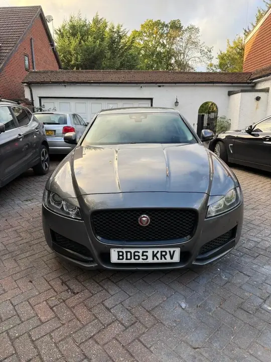 Jaguar Xf 2015 photo 3