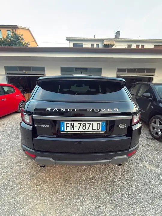 Land Rover Range Rover Evoque 2018 photo 4