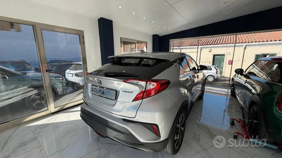 Toyota C-Hr 2019 photo 3