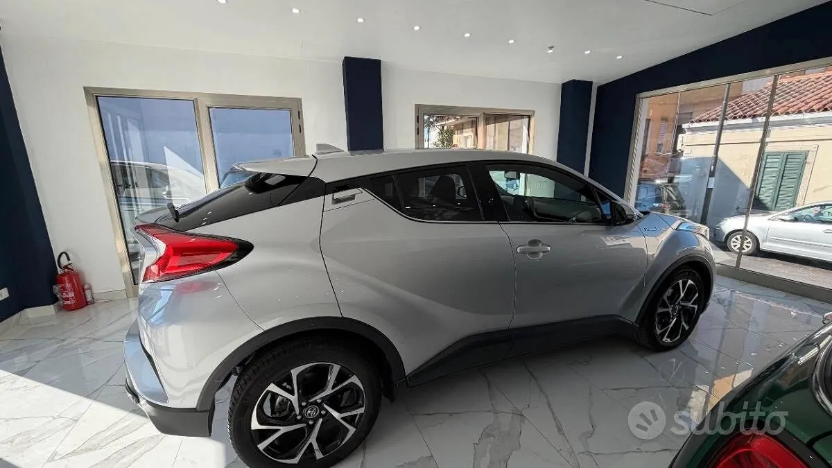 Toyota C-Hr 2019 photo 4