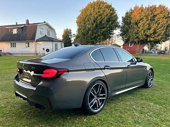 BMW M5 2022 photo 5