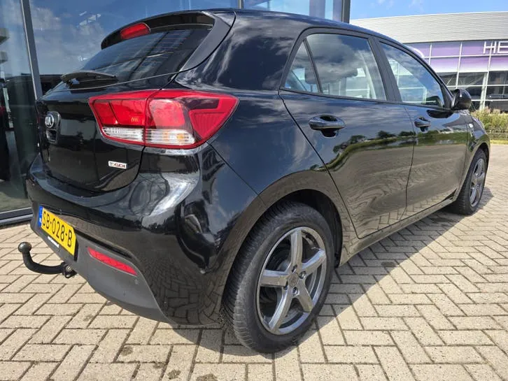 Kia Rio 2018 photo 2