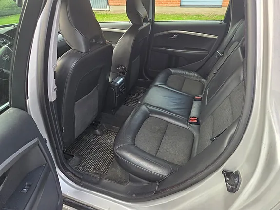 Volvo V70 2012 photo 4