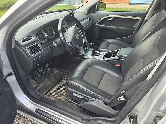 Volvo V70 2012 photo 3