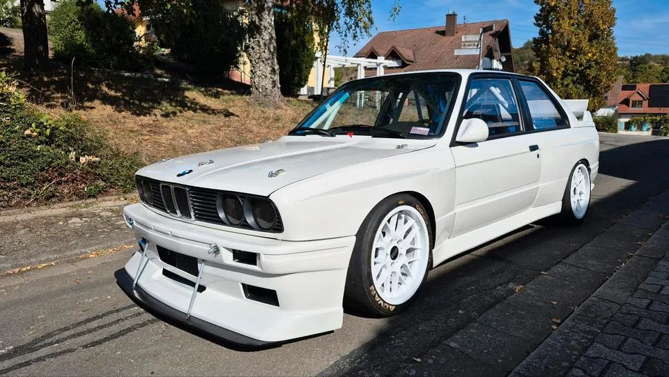 BMW E30