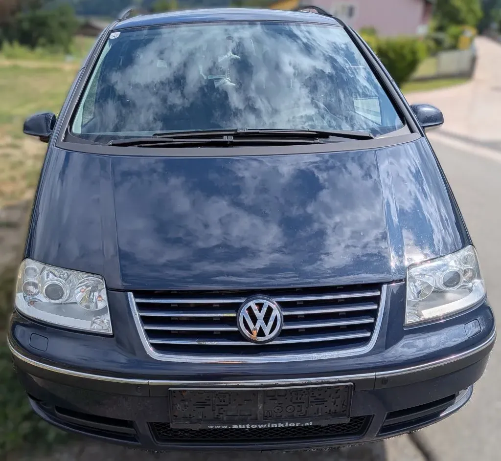 Volkswagen Sharan 2010 photo 2