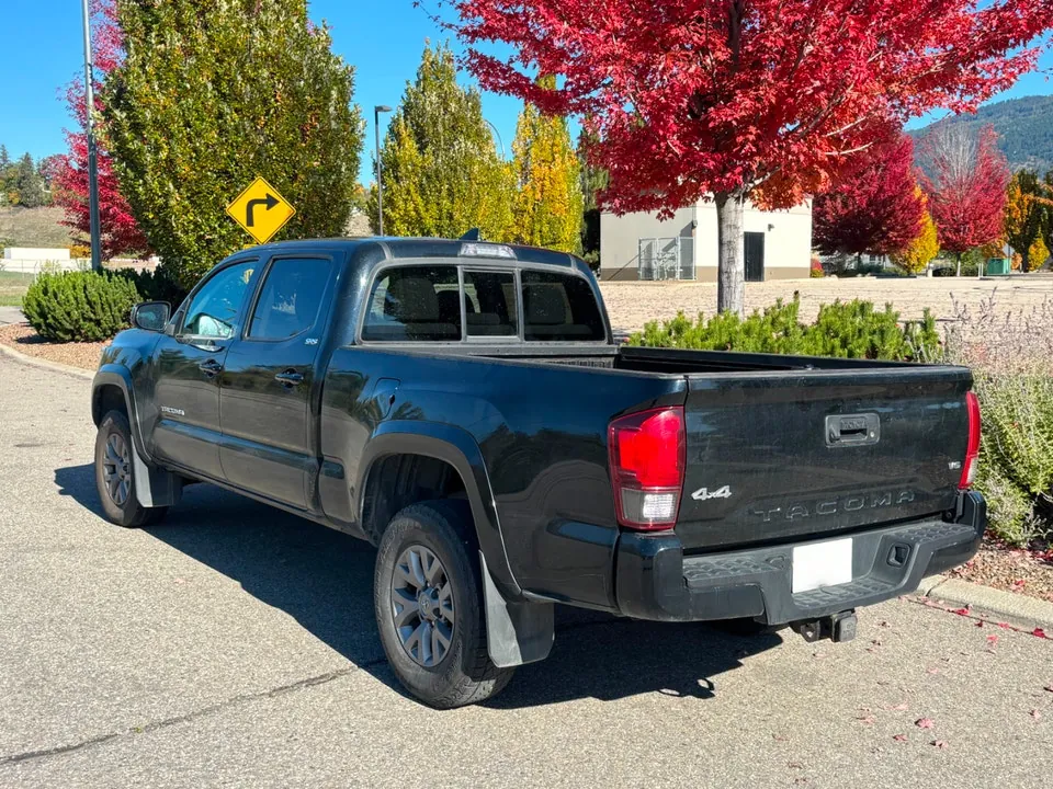 Toyota Tacoma 2019 photo 2