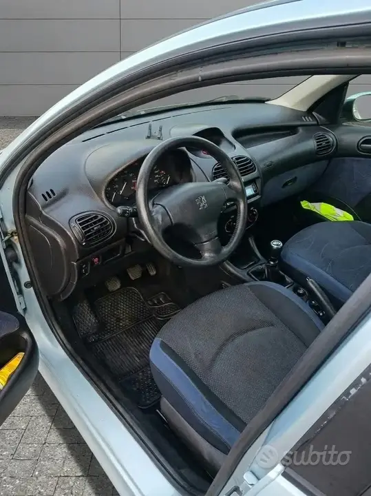 Peugeot 206 2002 photo 4