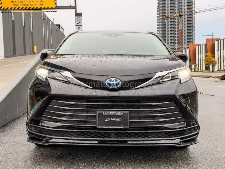 Toyota Sienna 2025 photo 3
