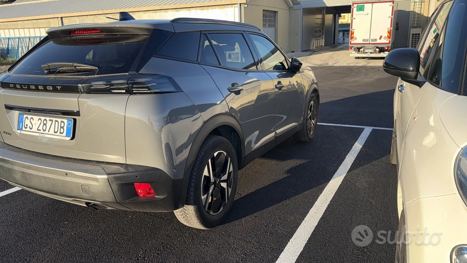 Peugeot 2008 2023 photo 4