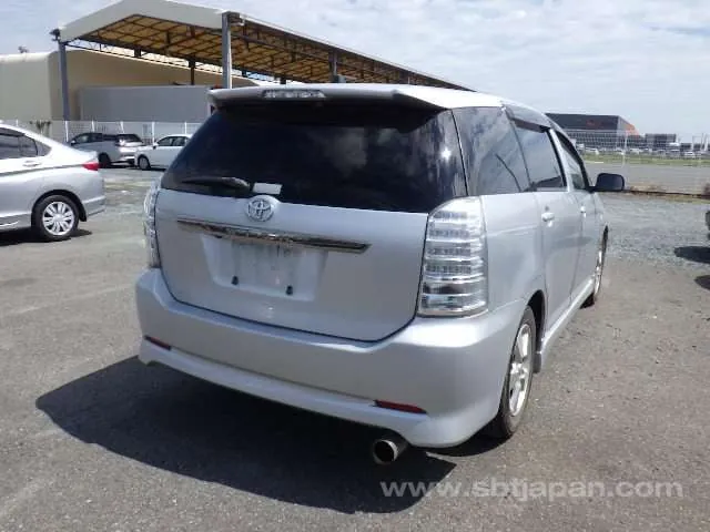 Toyota Wish 2006 photo 4