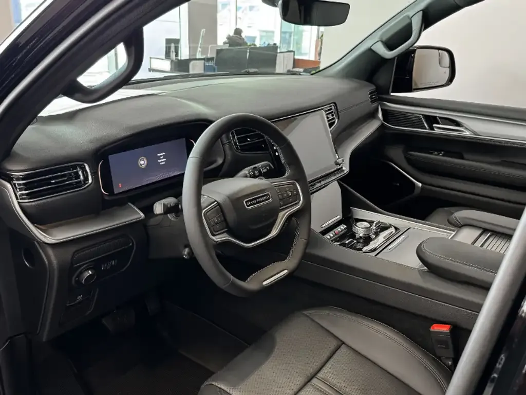 Jeep Grand Wagoneer 2026 photo 5
