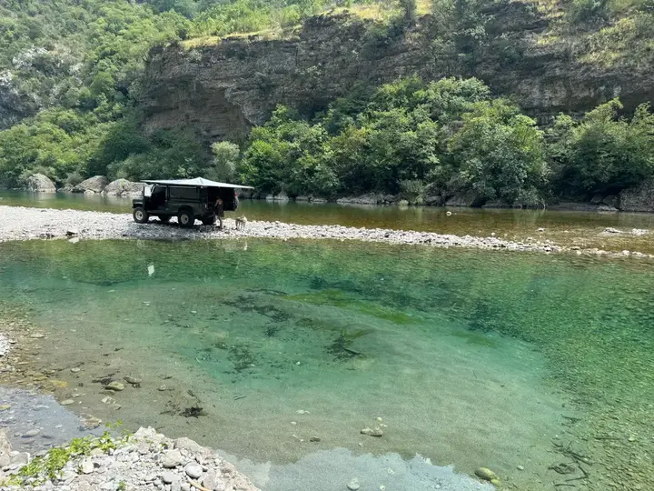 Land Rover Defender 2011 photo 3