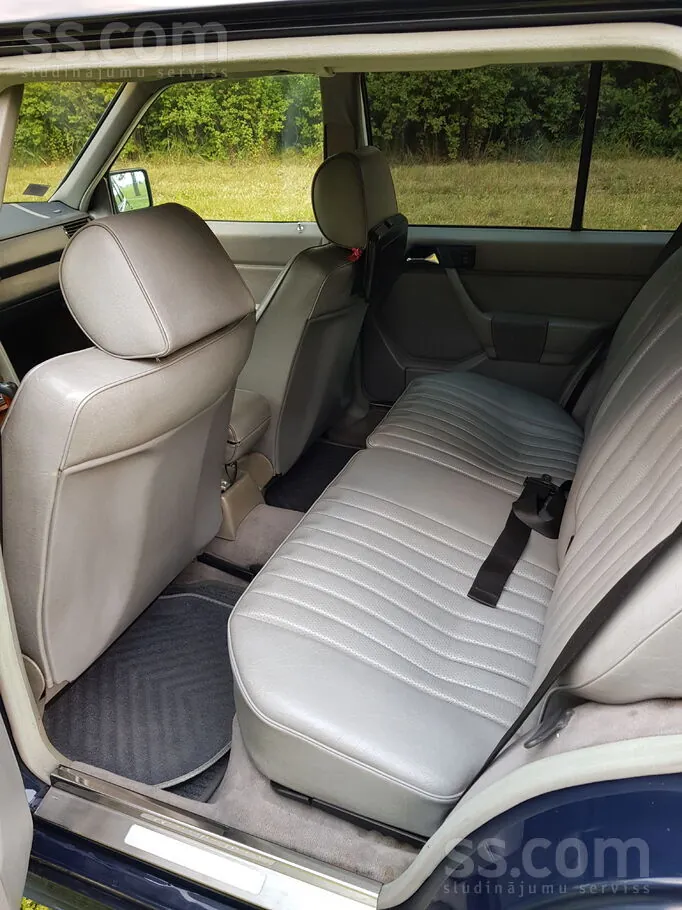 Mercedes-Benz E300 1989 photo 4