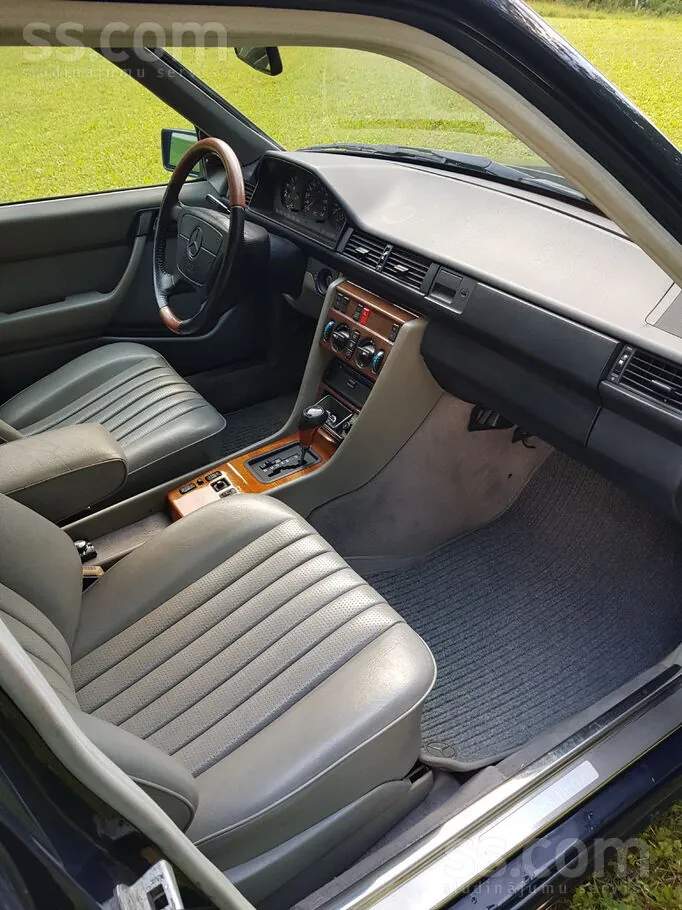 Mercedes-Benz E300 1989 photo 5