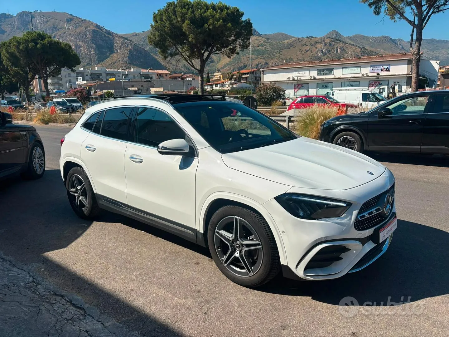 Mercedes-Benz Gla200 2023 photo 3