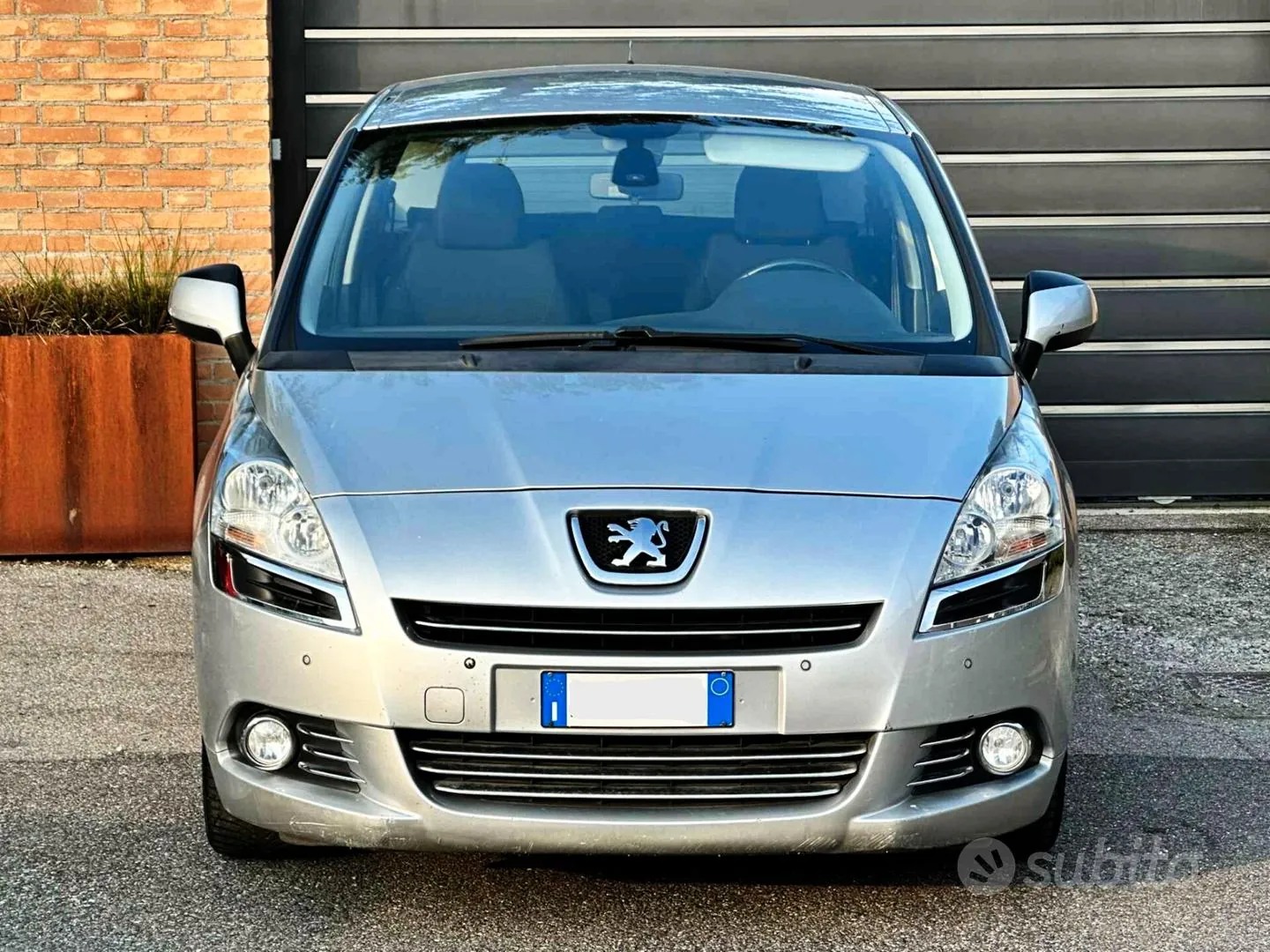 Peugeot 5008 2012 photo 2