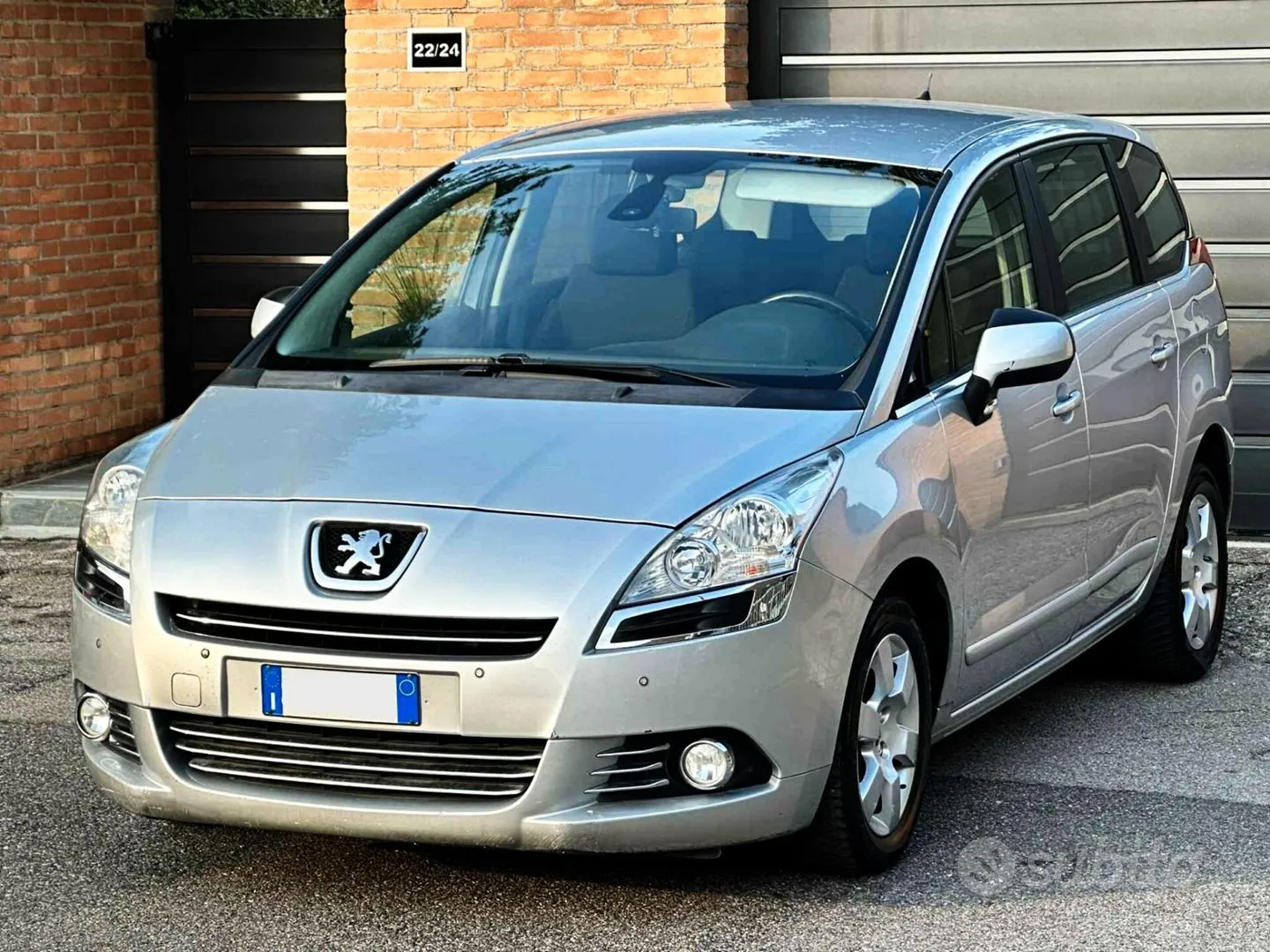 Peugeot 5008 2012 photo 3
