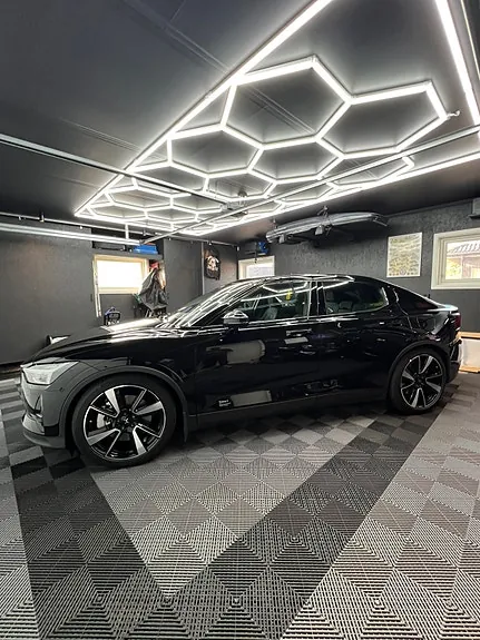 Polestar 2 2021 photo 2