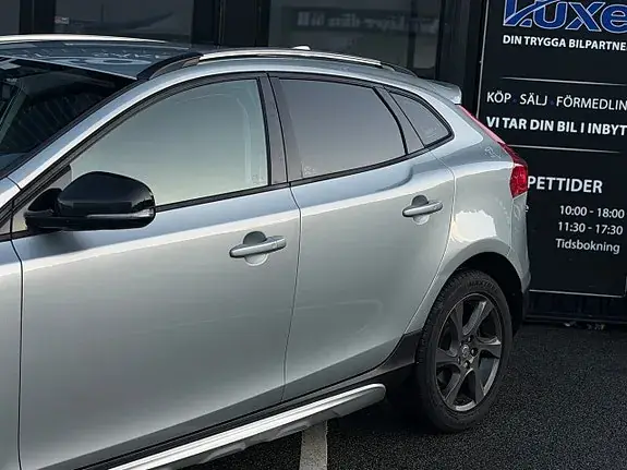 Volvo V40 Cross Country 2013 photo 3