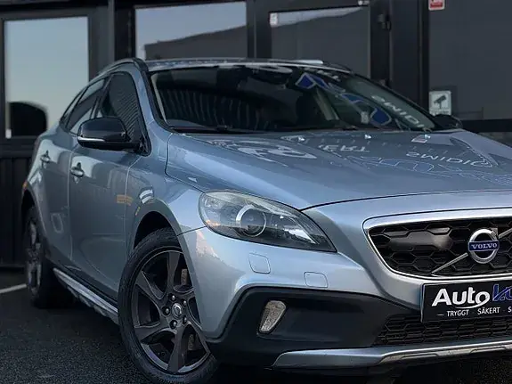 Volvo V40 Cross Country 2013 photo 4