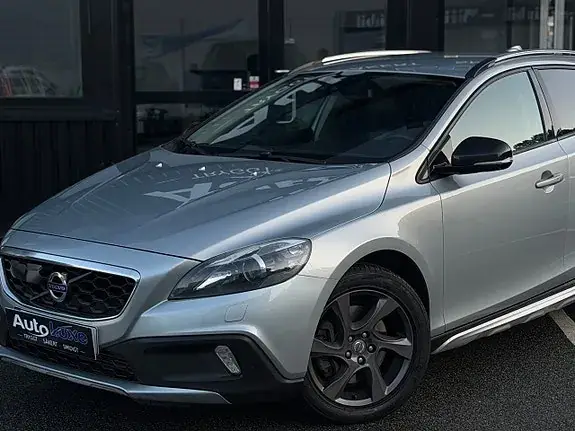 Volvo V40 Cross Country 2013 photo 2