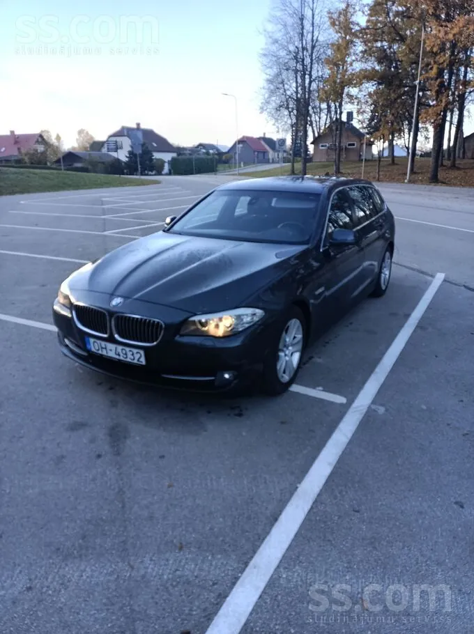 BMW 520 2010 photo 2