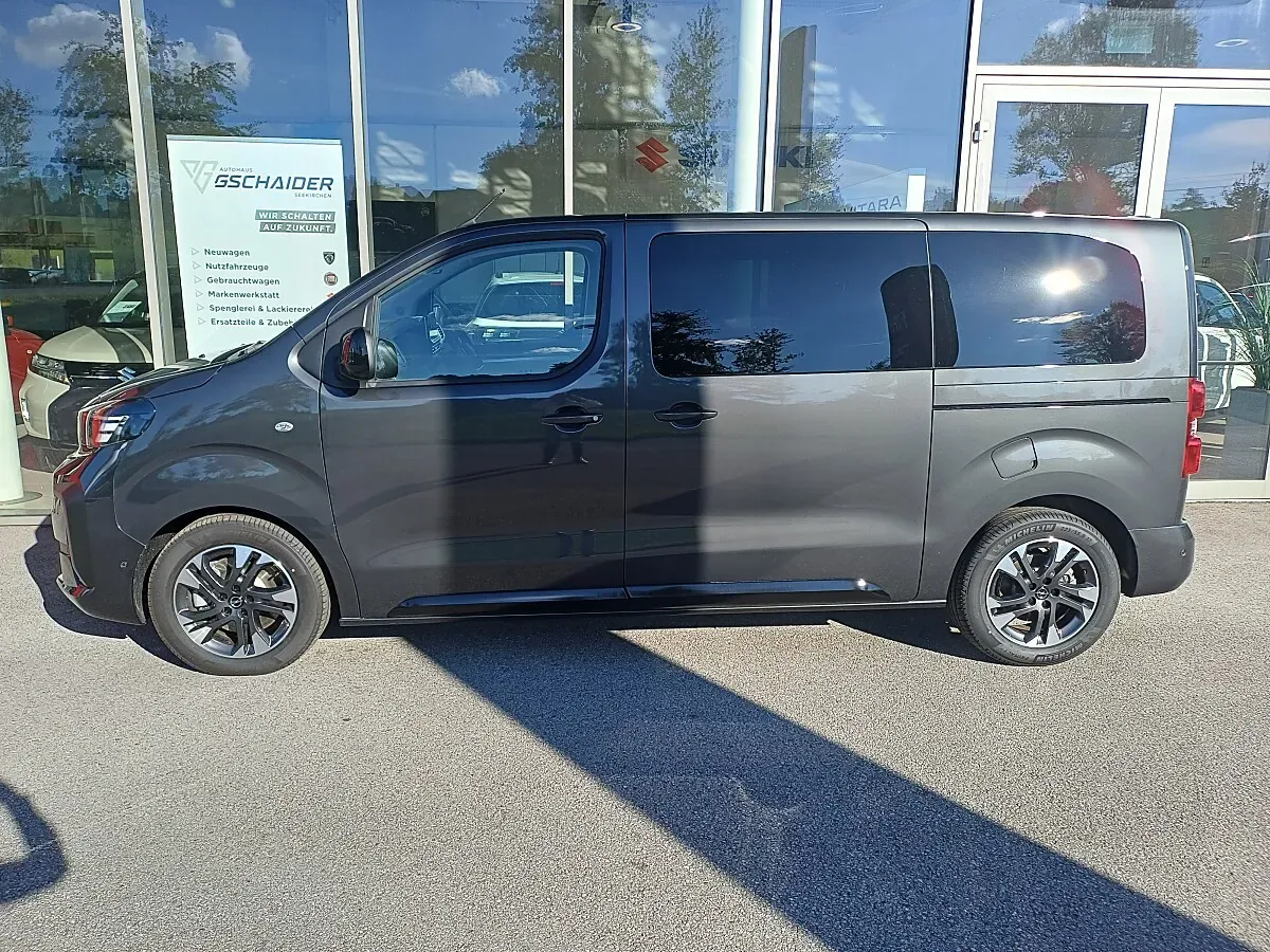 Opel Zafira 2026 photo 2