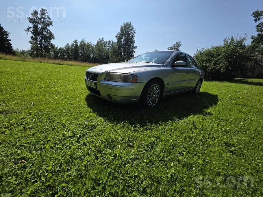 Volvo S60 2004 photo 2