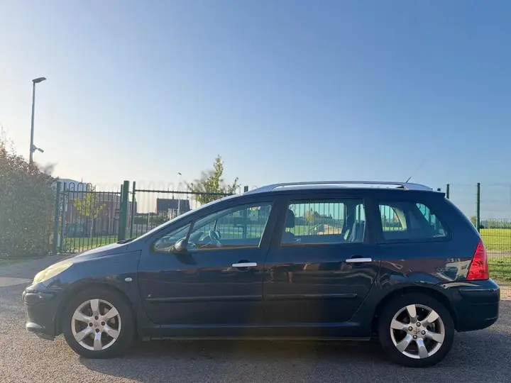Peugeot 307 2008 photo 4