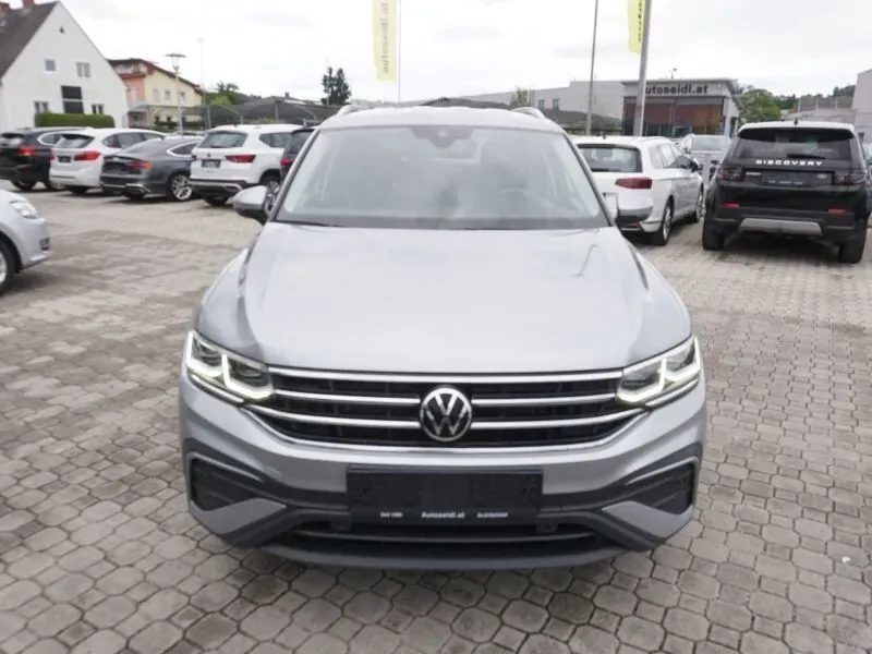 Volkswagen Tiguan Allspace 2023 photo 2