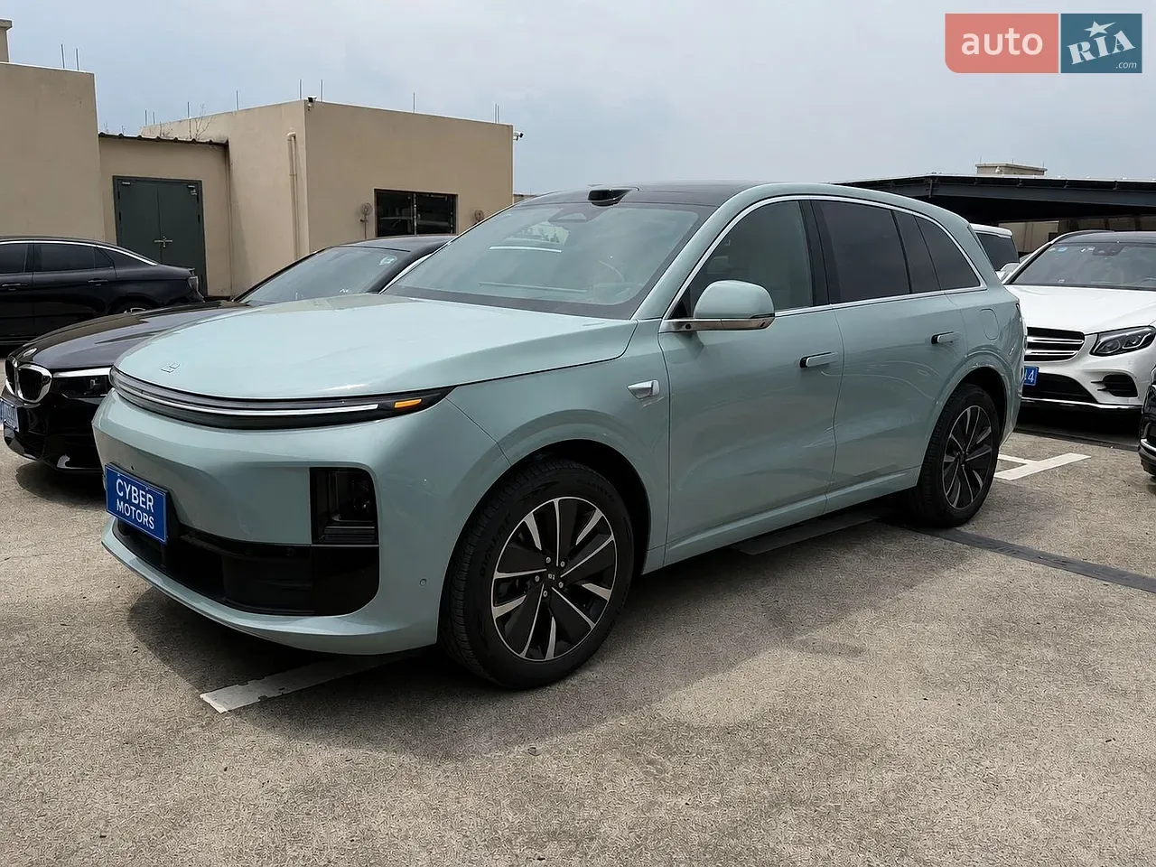 Li Auto L6 2025