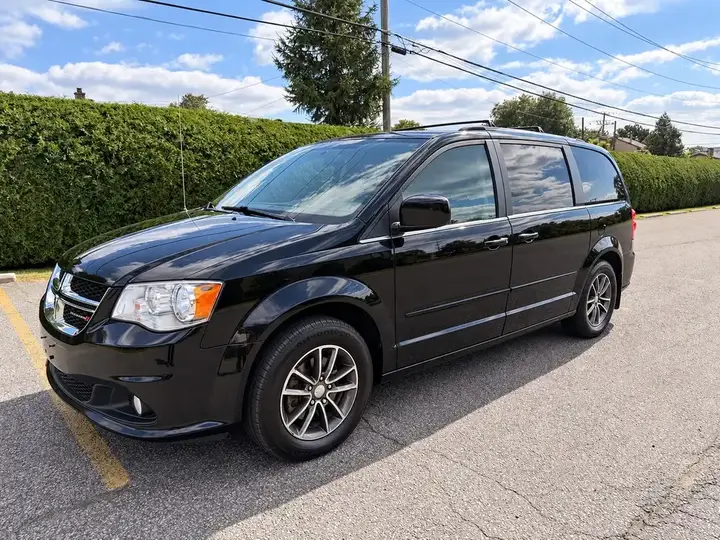Dodge Grand Caravan 2016 photo 2