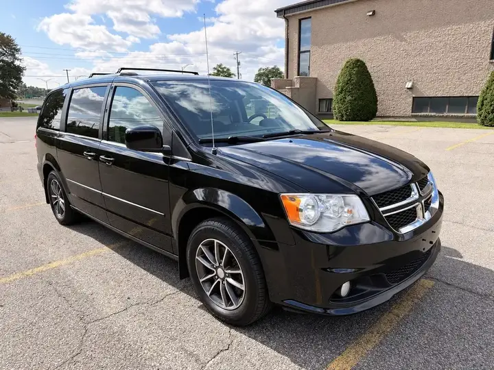 Dodge Grand Caravan 2016 photo 3