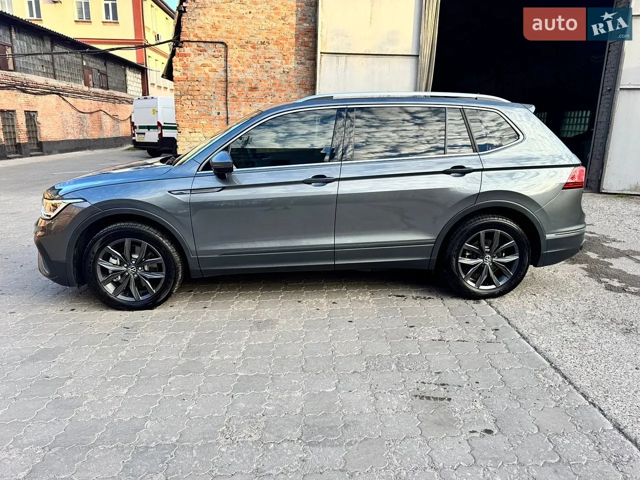 Volkswagen Tiguan 2023 photo 3