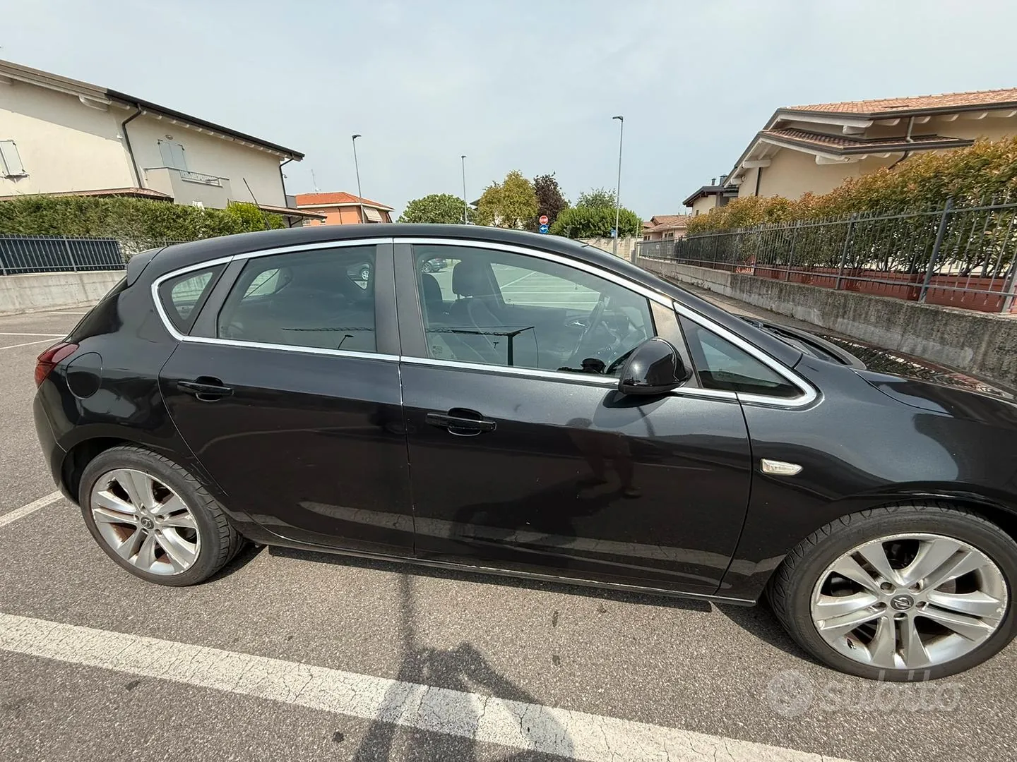 Opel Astra 2011 photo 4