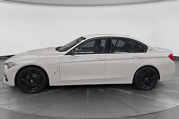 BMW 330E 2017 photo 2