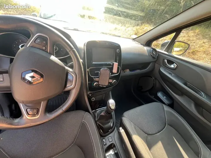 Renault Clio 2016 photo 3