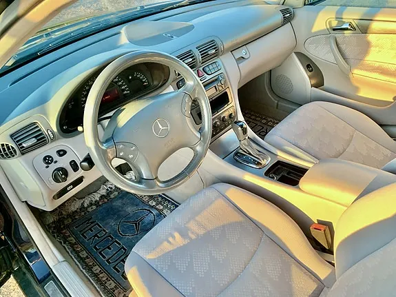Mercedes-Benz C200 2001 photo 4