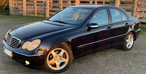 Mercedes-Benz C200 2001 photo 2
