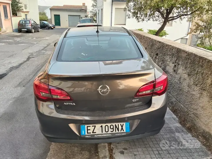 Opel Astra 2015 photo 2