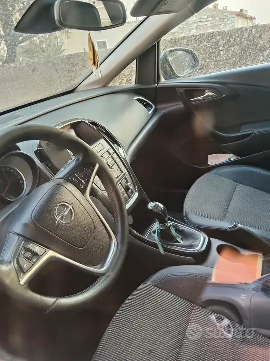 Opel Astra 2015 photo 4