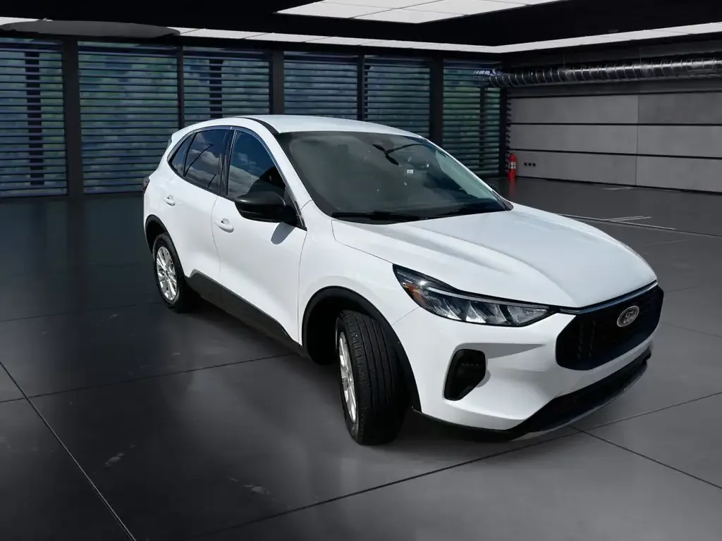 Ford Escape 2023 photo 2