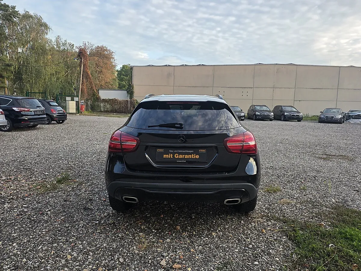 Mercedes-Benz Gla Class 2018 photo 3