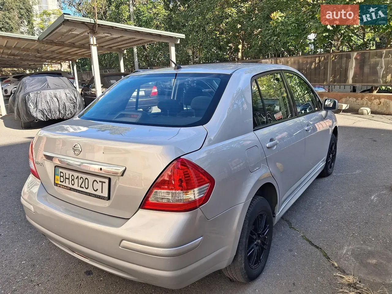 Nissan Tiida 2010 photo 3