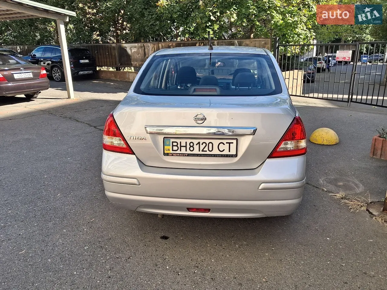 Nissan Tiida 2010 photo 2
