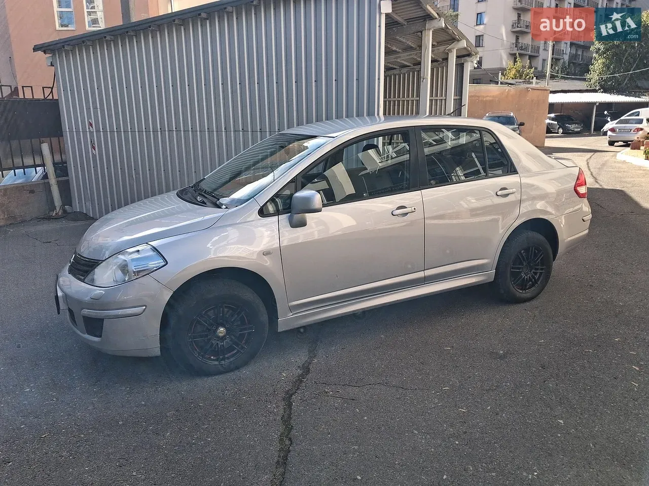Nissan Tiida 2010 photo 5