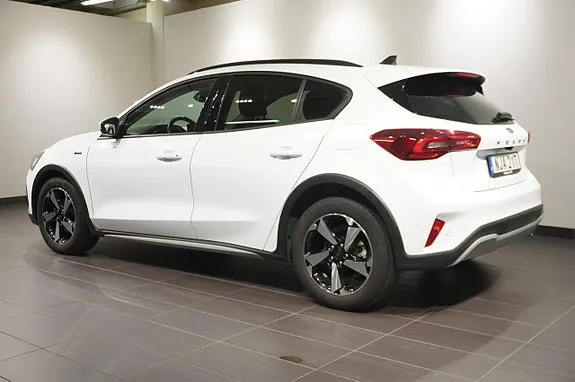 Ford Focus 2023 photo 2